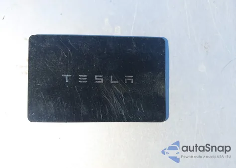 2025 Tesla Model 3 Long Range Rear-Wheel Drive/Standard Rear-Wheel Drive z USA, uszkodzony, nr VIN 5YJ3E1EA4SF937976